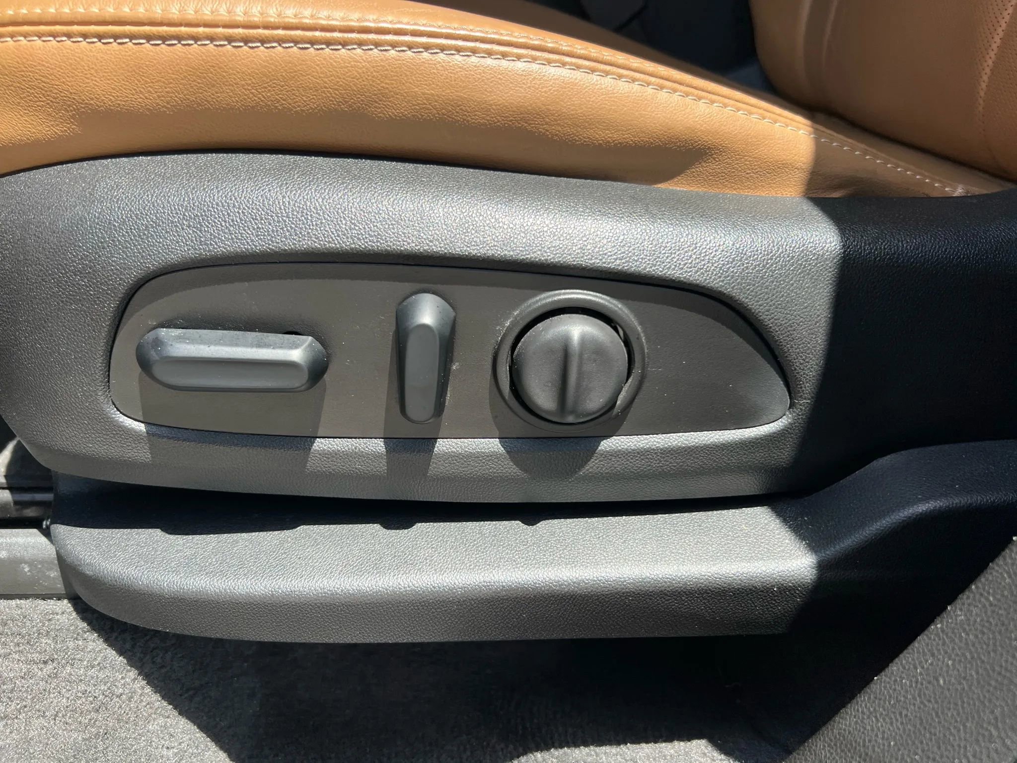 Used 2019 Buick Enclave Essence w/ Trailering Package, 5000 lbs. image 13