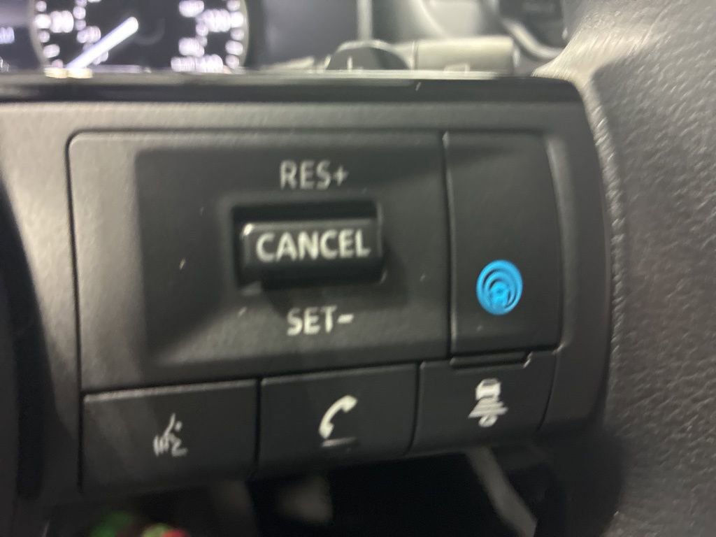 Used 2023 Nissan Rogue SV image 22