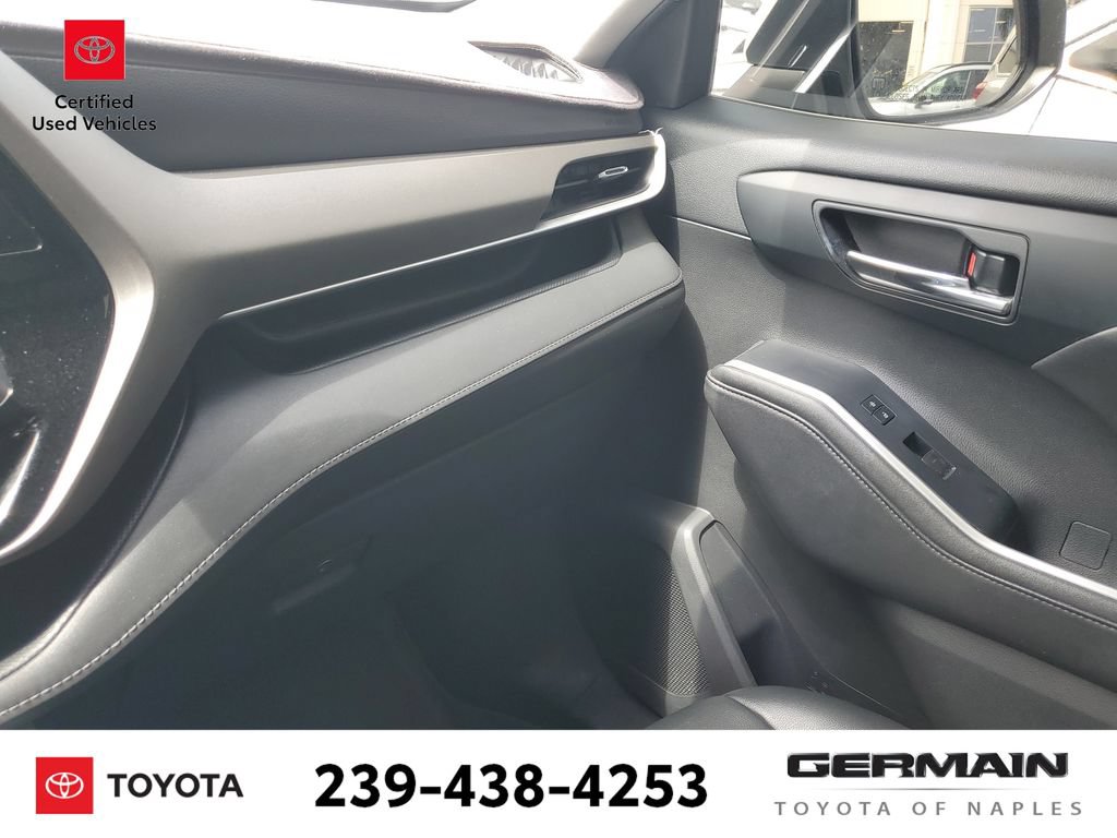 Certified 2020 Toyota Highlander XLE FWD image 35