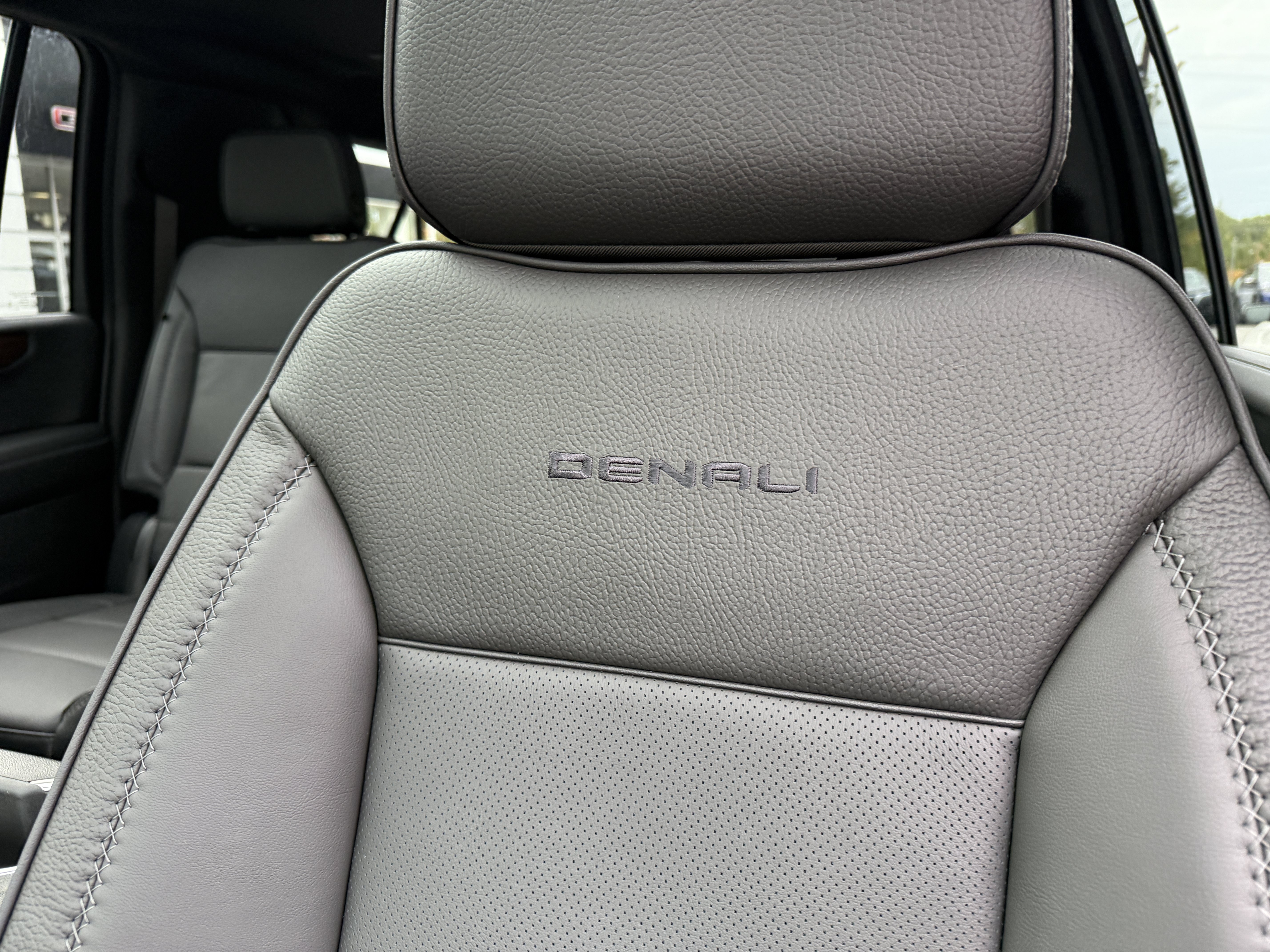 New 2027 GMC Yukon XL Denali AWD/4WD image 15