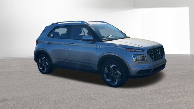 New 2026 Hyundai Venue SEL FWD image 2