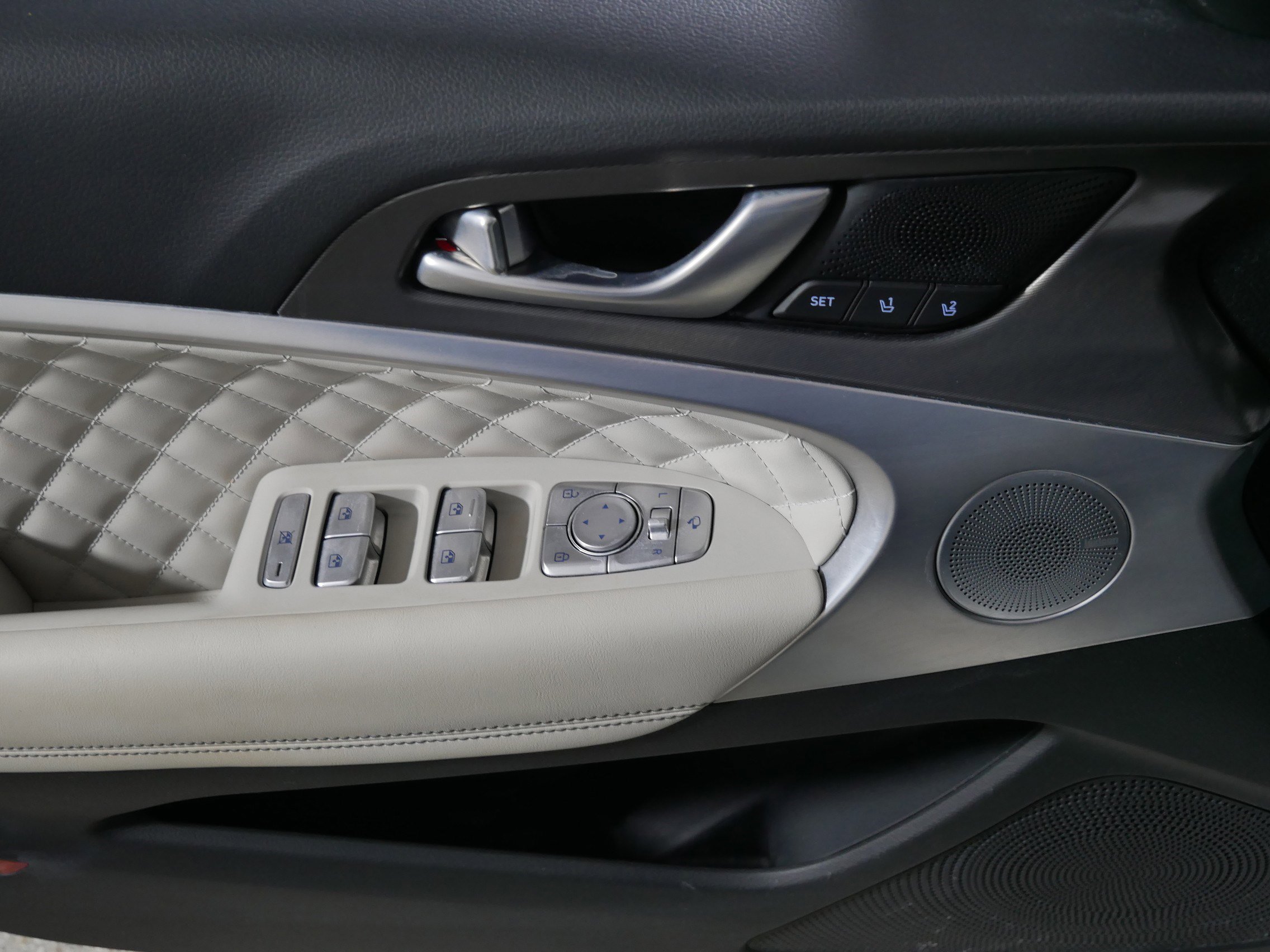 Used 2024 Genesis G70 3.3T Advanced w/ Sport Prestige Package image 19