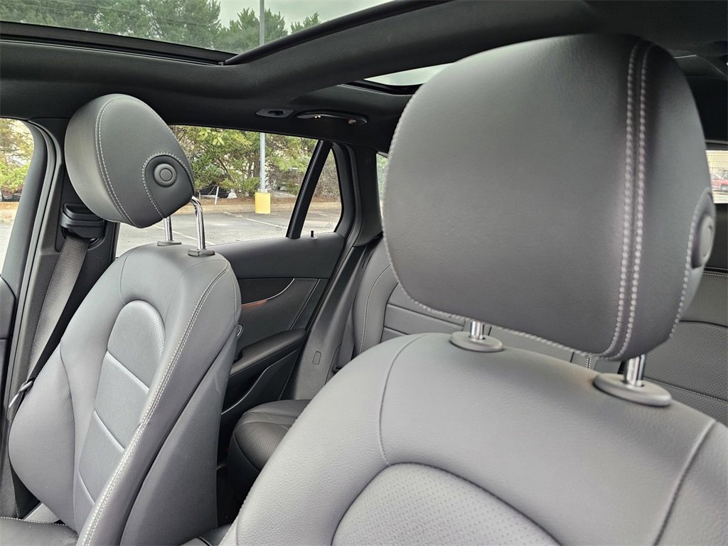 Used 2022 Mercedes-Benz GLC 300 image 17