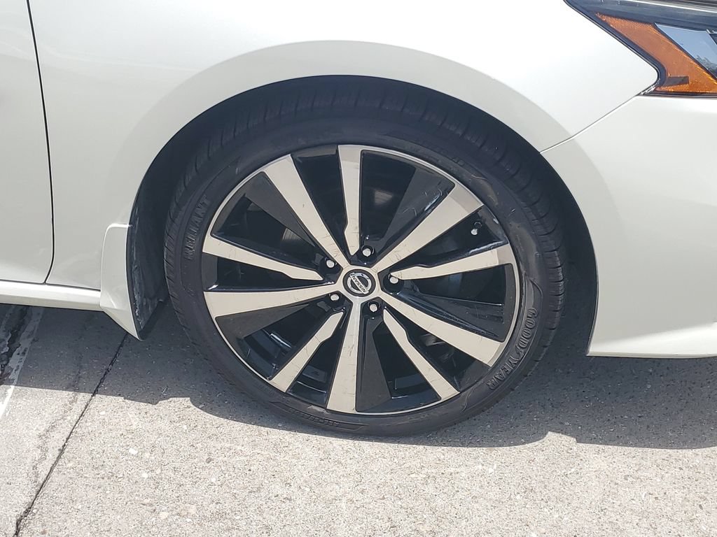 Used 2019 Nissan Altima 2.5 SR w/ SR Premium Package FWD image 10