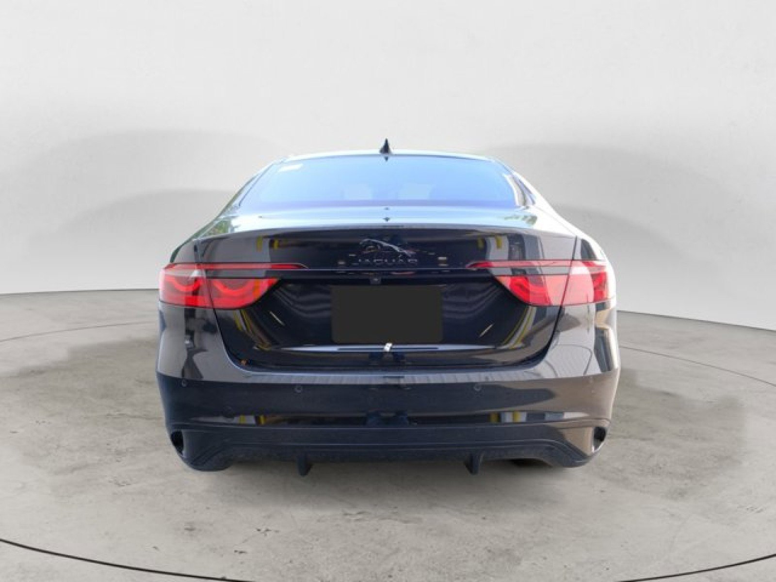 New 2024 Jaguar XF R-Dynamic SE image 4