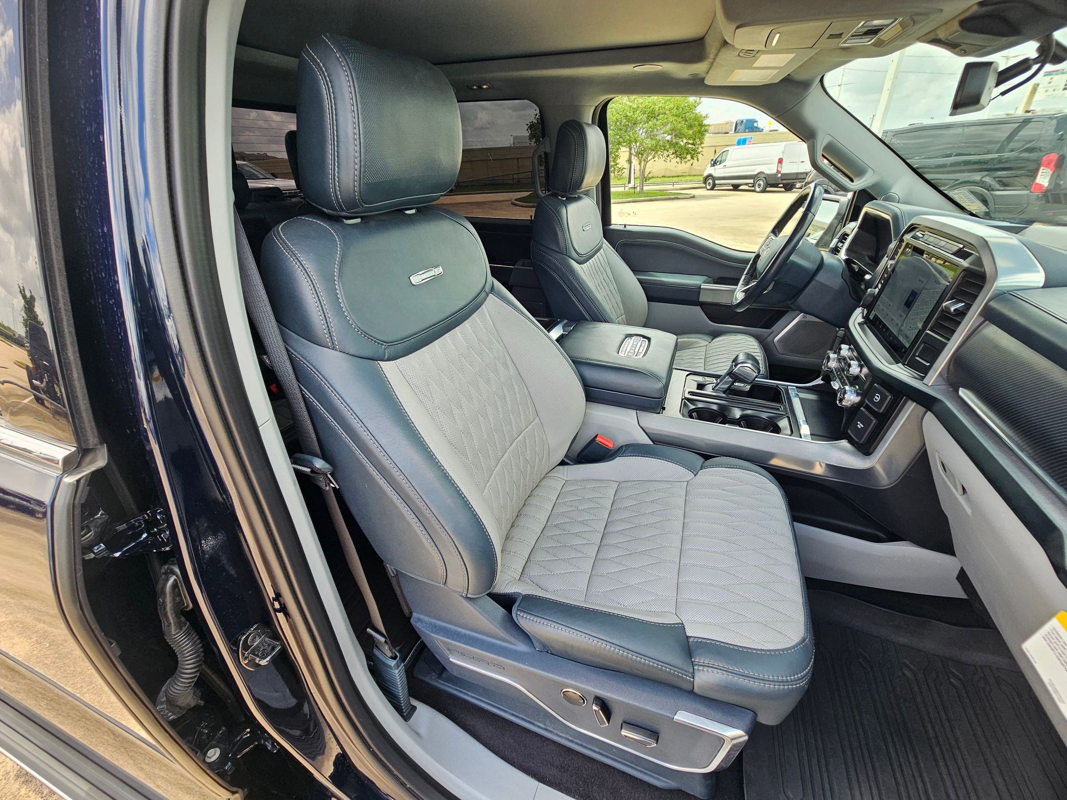 Used 2023 Ford F150 Limited image 30