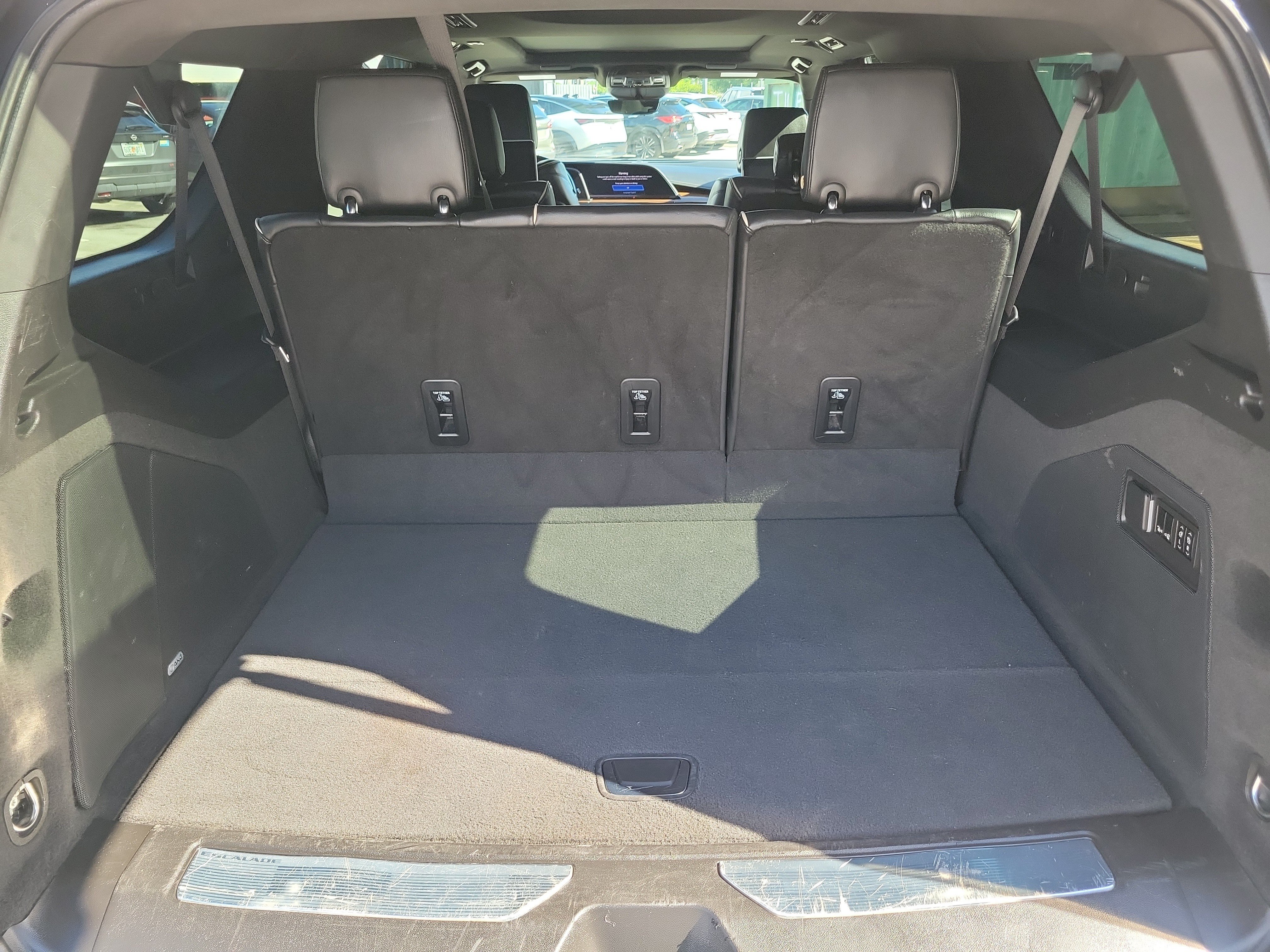 Used 2023 Cadillac Escalade ESV Premium Luxury w/ Performance Package AWD/4WD image 13