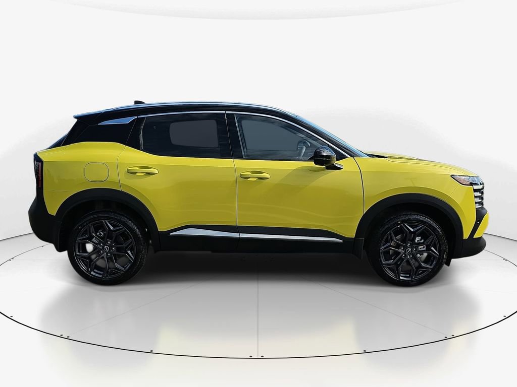 New 2026 Nissan Kicks SR w/ SR Premium Package FWD image 5