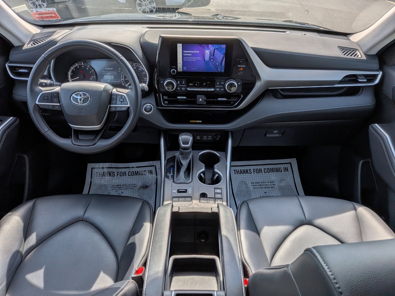 Used 2024 Toyota Highlander XLE AWD/4WD image 15