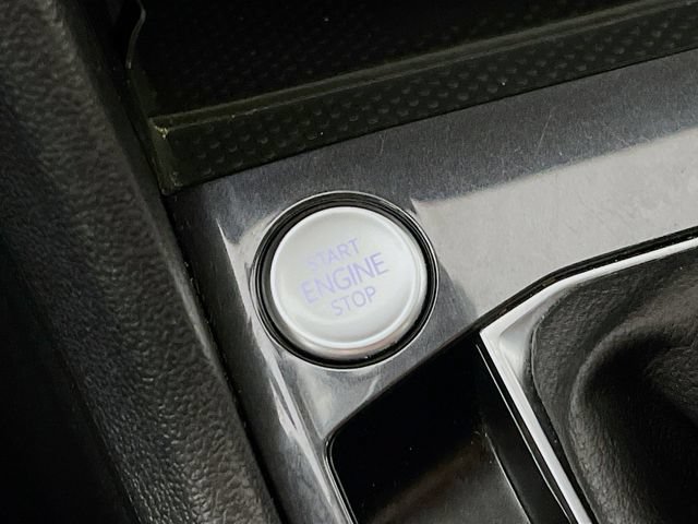 Used 2024 Volkswagen Tiguan SE image 16