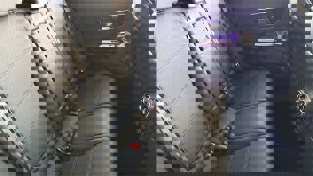 Used 2025 Mercedes-Benz GLC 300 4MATIC image 65