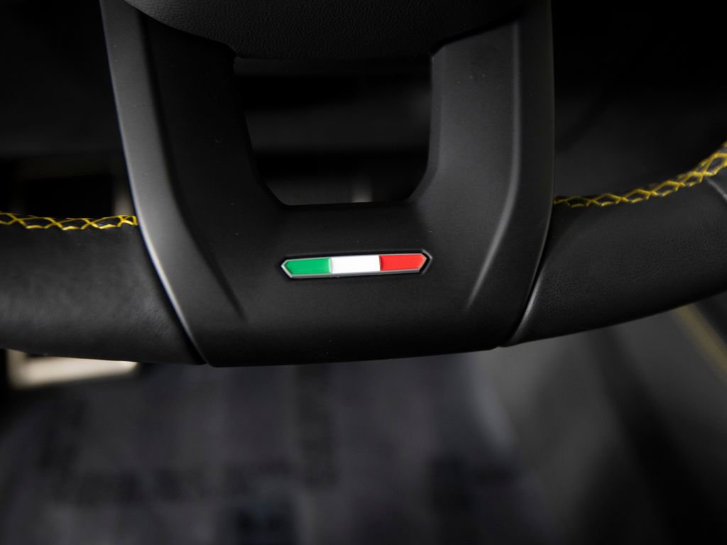 Used 2023 Lamborghini Urus Performante image 19