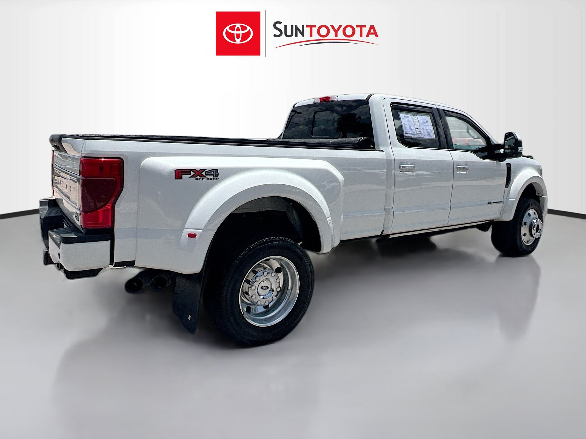 Used 2022 Ford F450 Limited w/ FX4 Off-Road Package AWD/4WD image 4