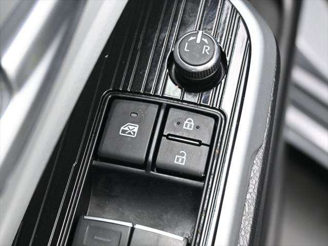 Certified 2025 Toyota Sienna XSE w/ XSE Plus Package AWD/4WD image 14