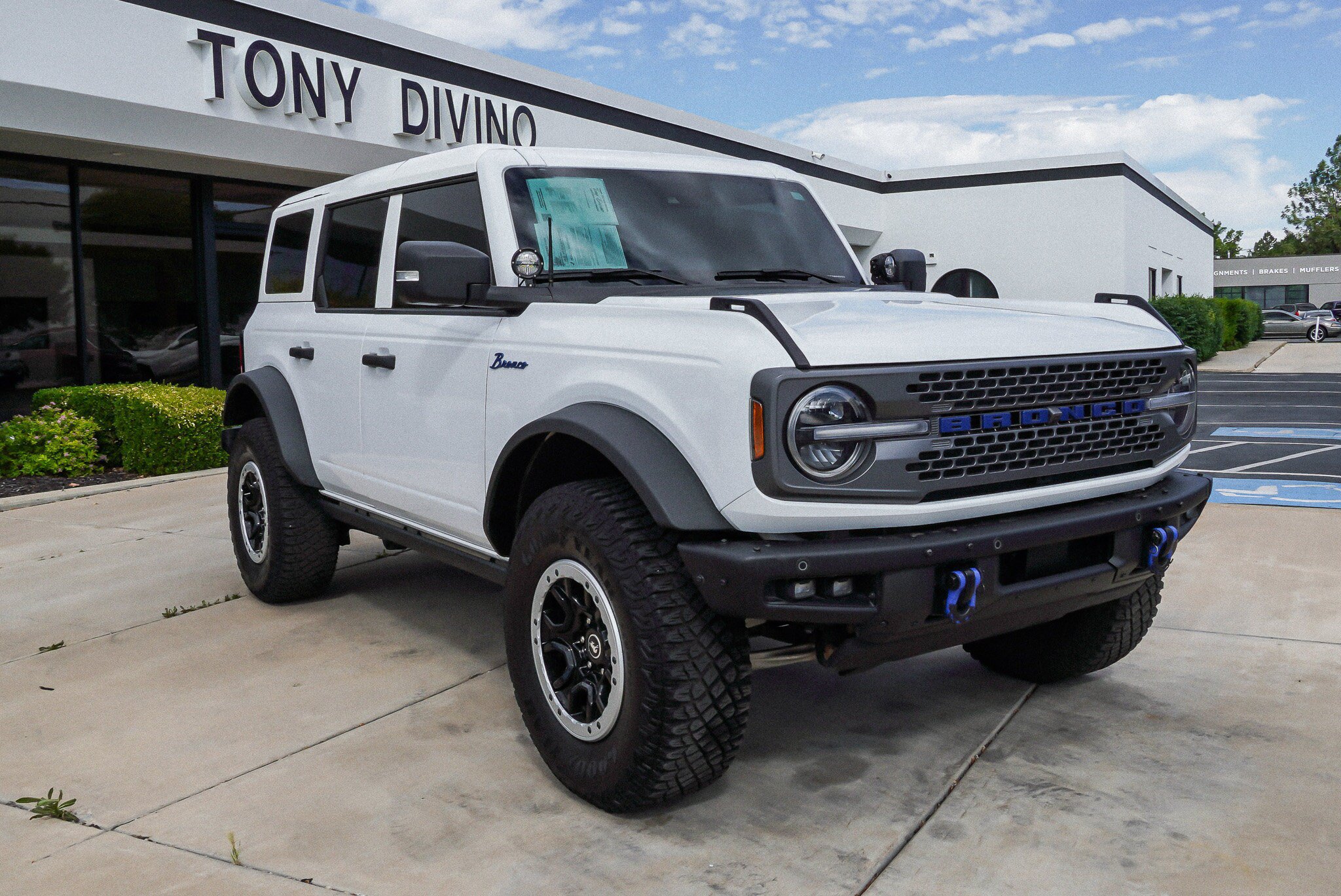 Used 2024 Ford Bronco Badlands AWD/4WD image 2