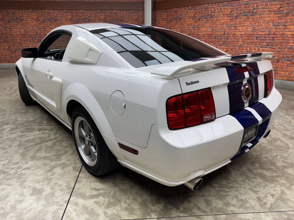 Used 2006 Ford Mustang GT Premium RWD image 2