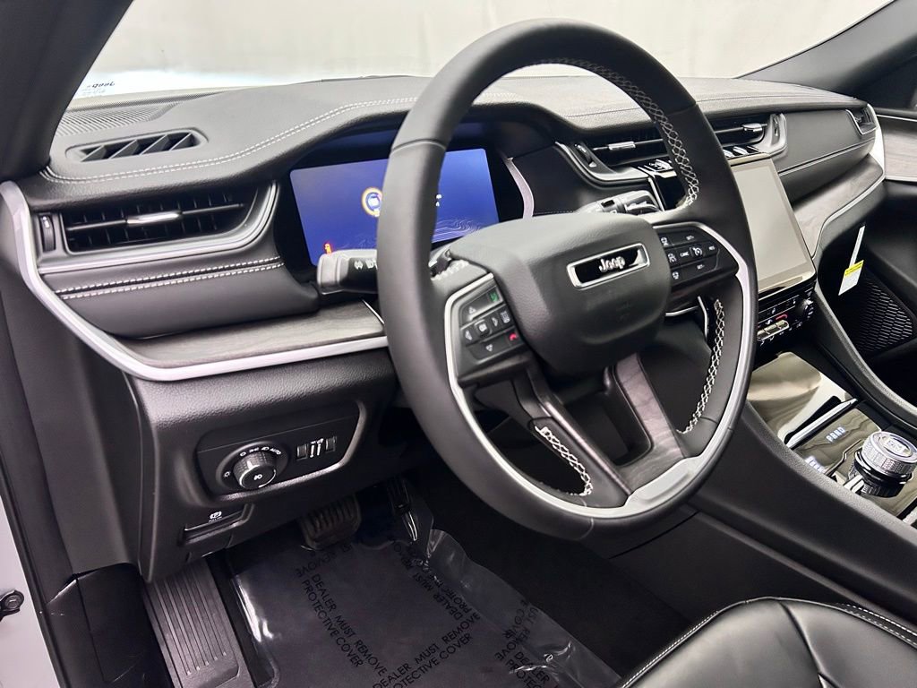 New 2025 Jeep Grand Cherokee L Limited w/ Black Appearance Package image 11