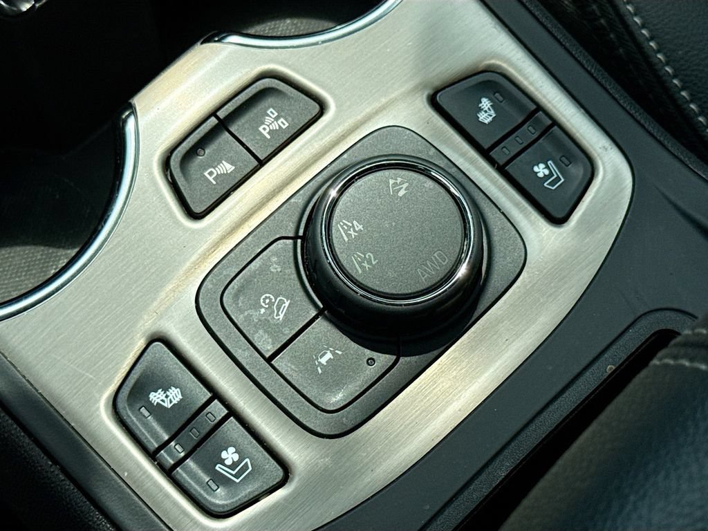 Used 2024 GMC Terrain Denali w/ Denali Premium Package AWD/4WD image 21