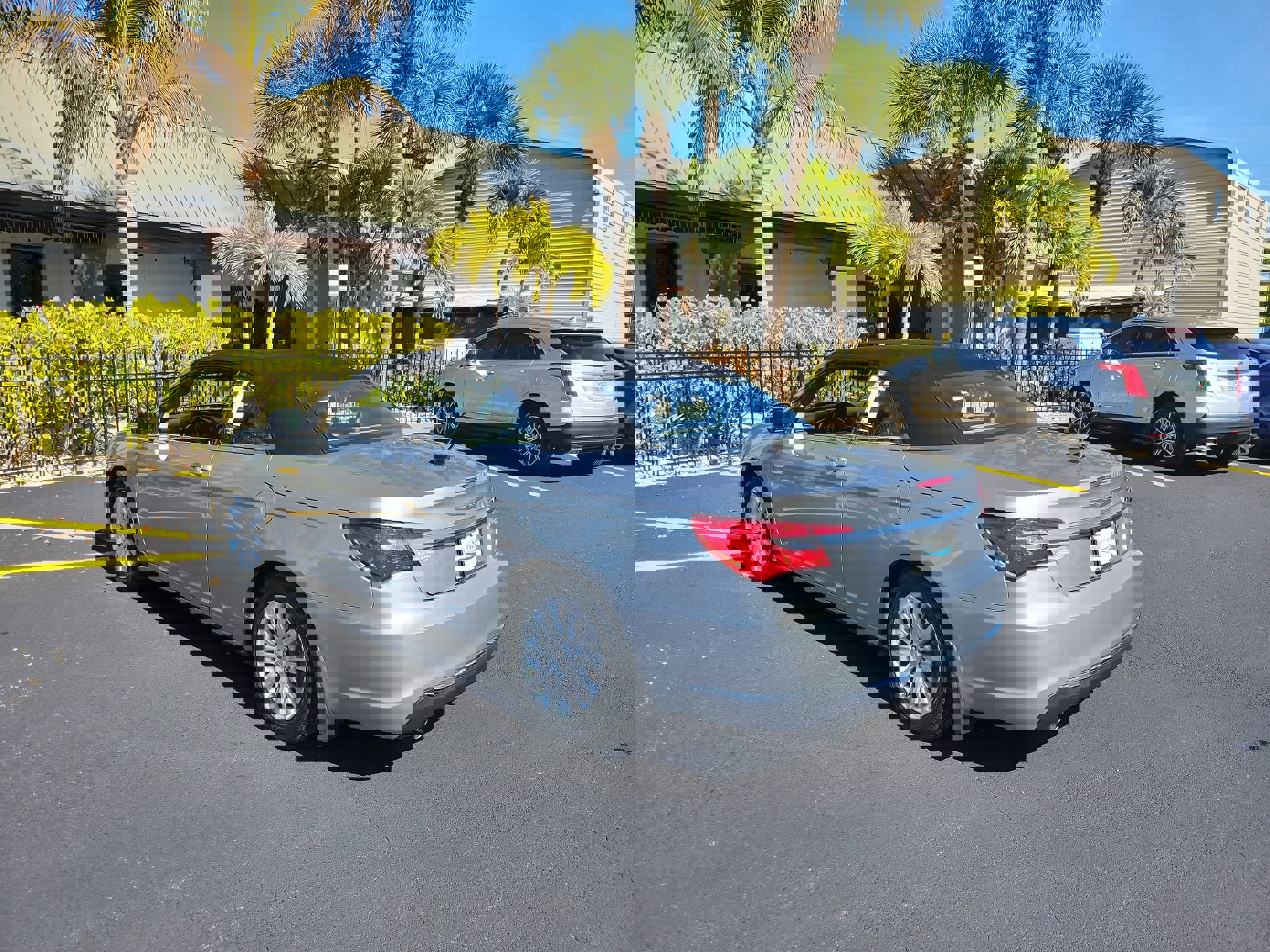 Used 2014 Chrysler 200 Touring image 8