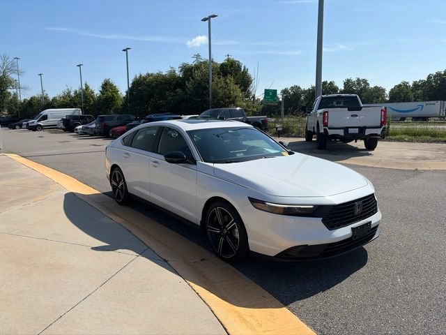 Used 2025 Honda Accord Sport image 7