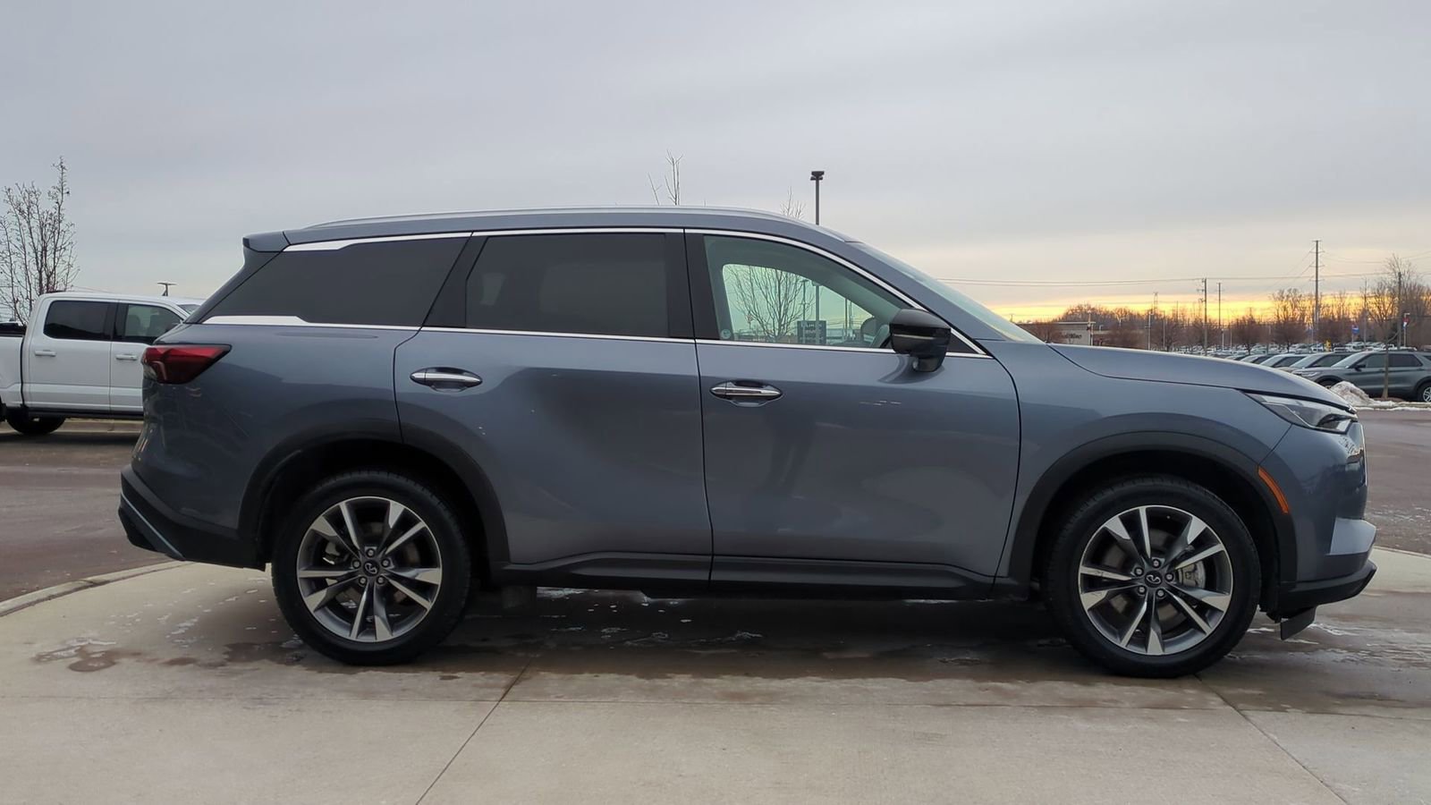 Used 2023 INFINITI QX60 Luxe image 7