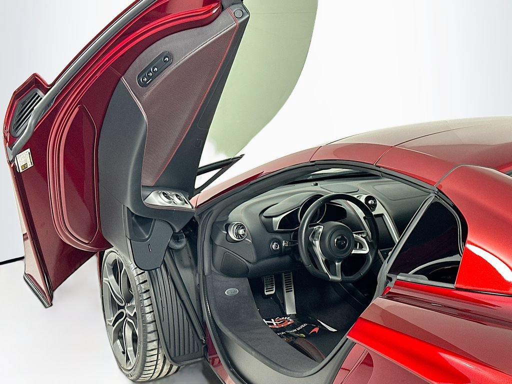 Used 2014 McLaren MP4-12C Spider RWD image 13