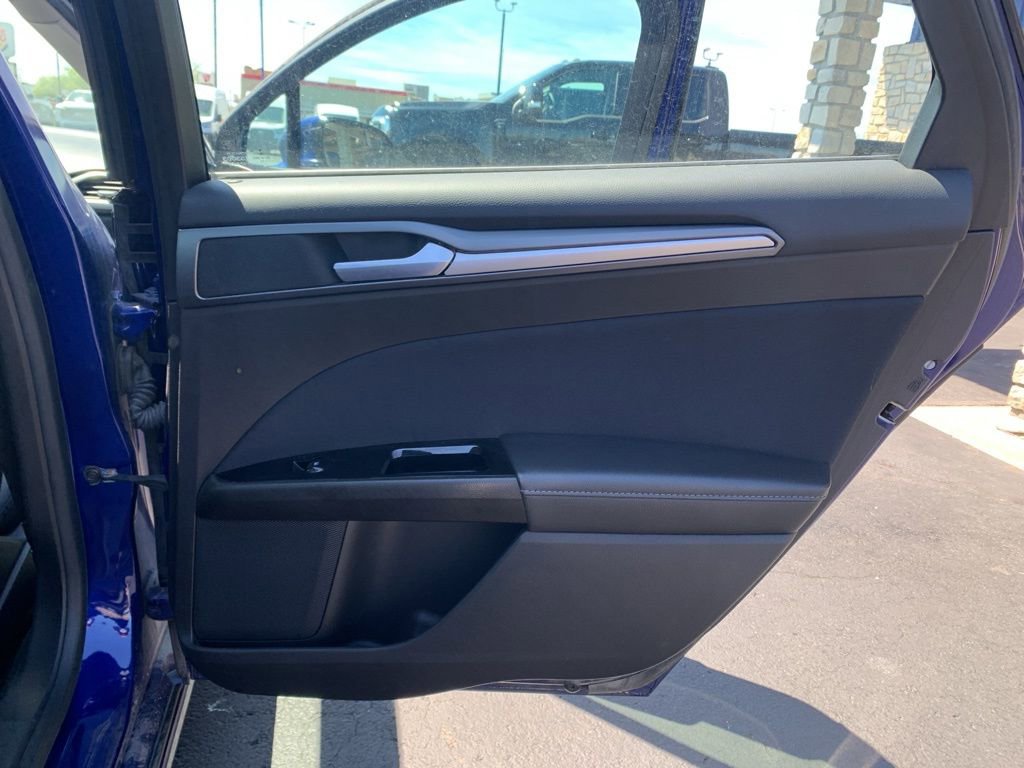 Used 2016 Ford Fusion SE image 28
