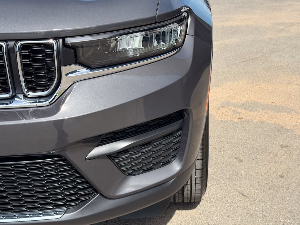 New 2026 Jeep Grand Cherokee Laredo X AWD/4WD image 10
