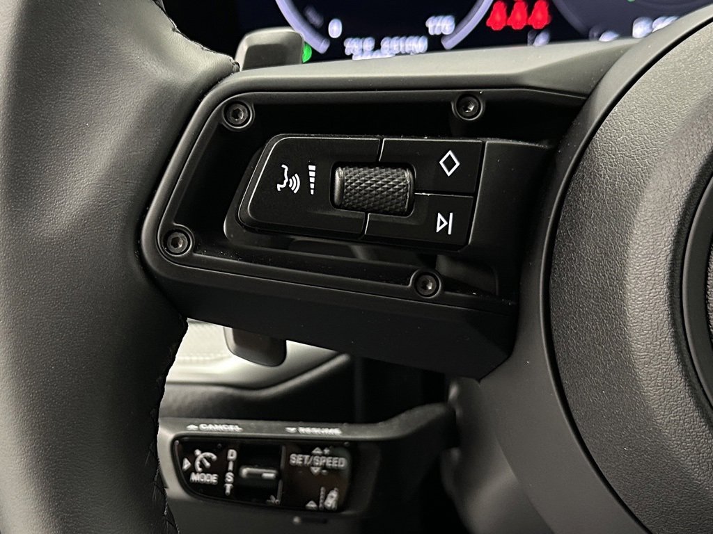 Used 2025 Porsche Cayenne E-Hybrid image 25