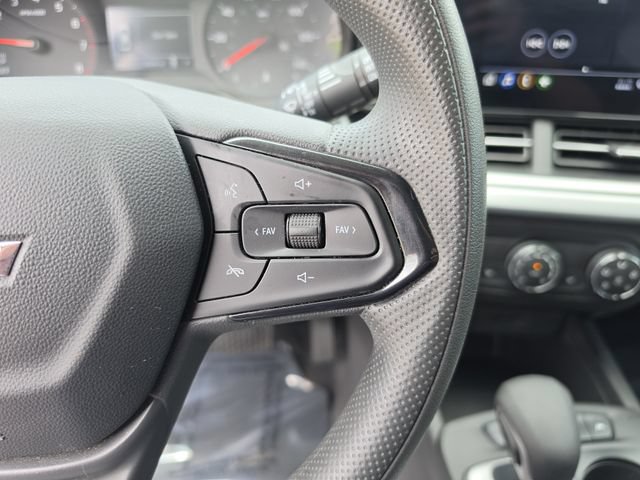 Used 2025 Chevrolet Trax LS w/ LS Convenience Package FWD image 30