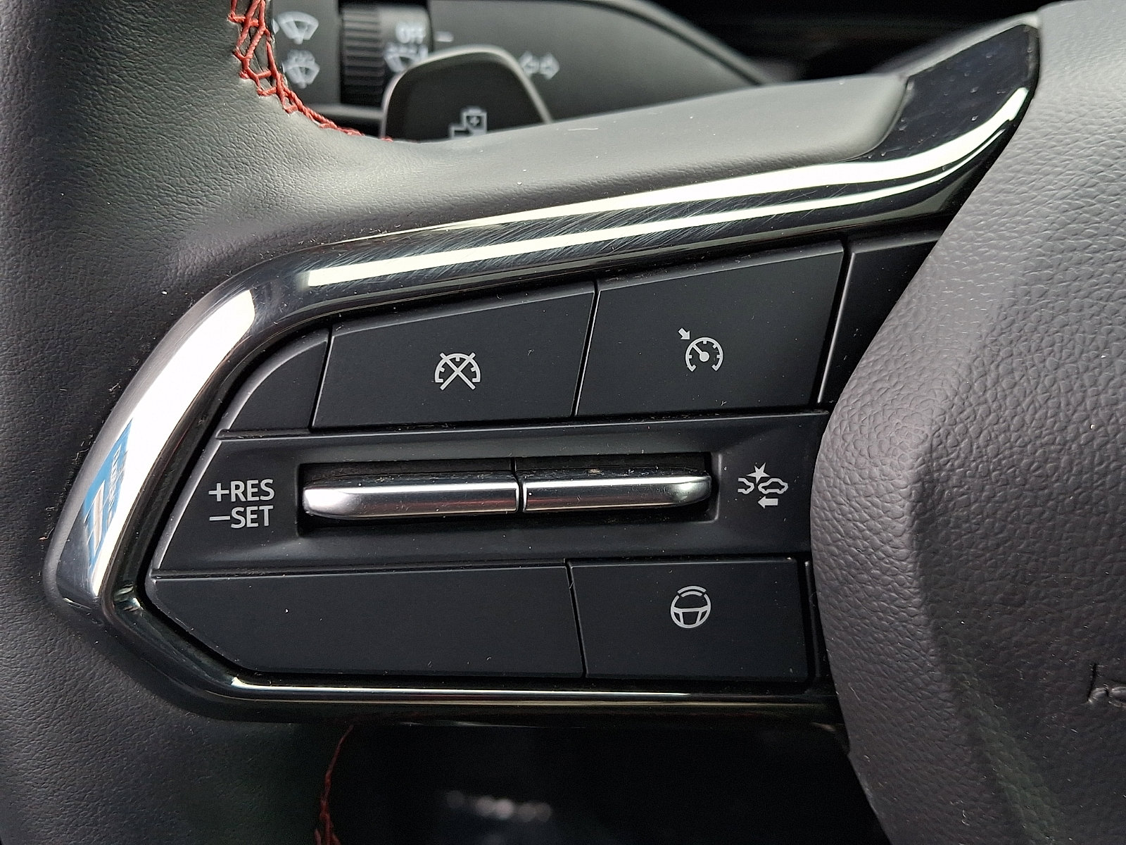 Certified 2024 Chevrolet Silverado EV RST image 24