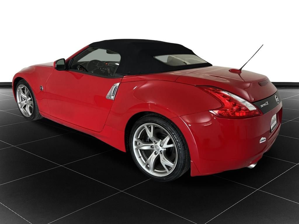Used 2010 Nissan 370Z Touring w/ Sport Pkg image 3