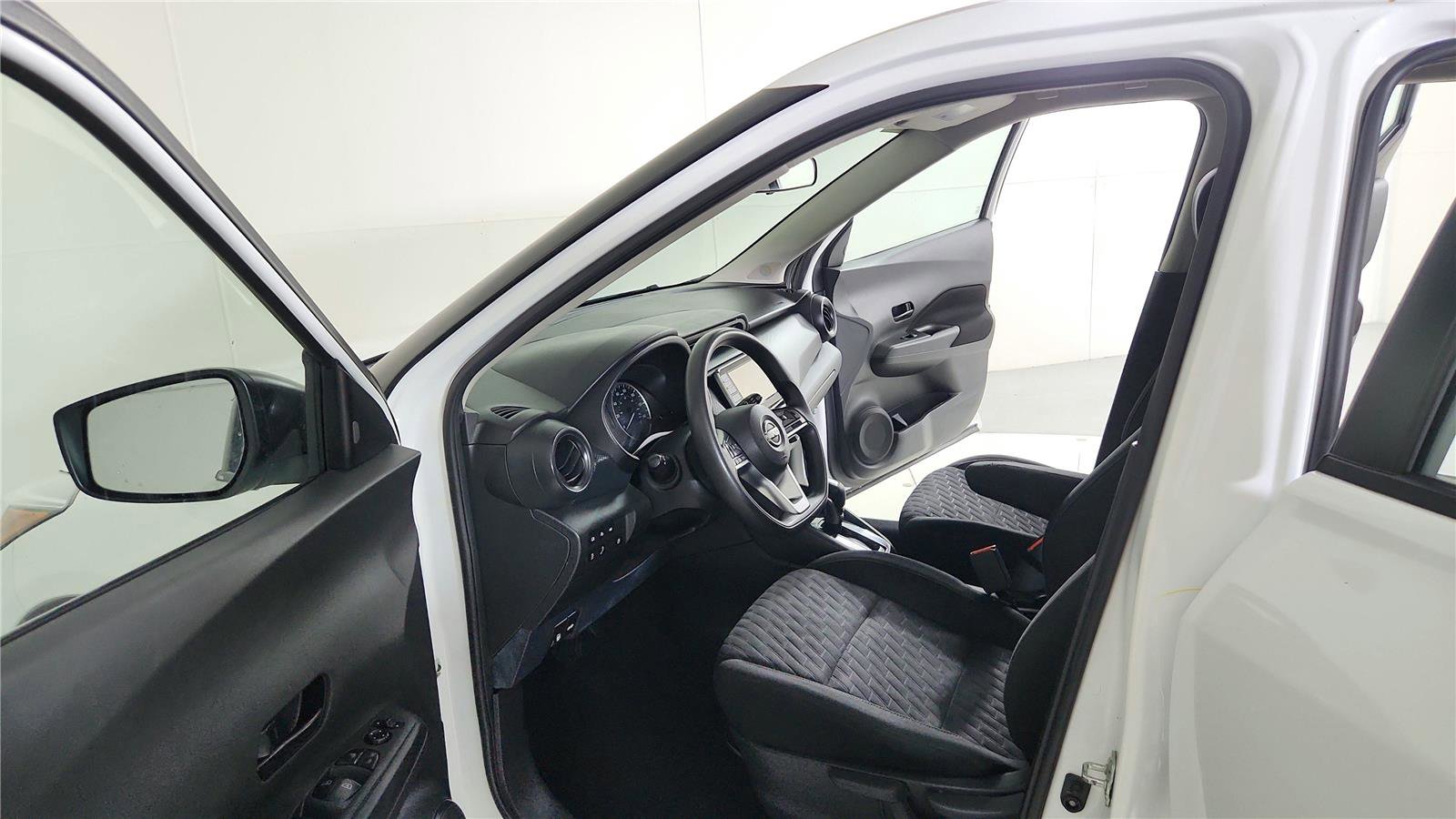 Used 2022 Nissan Kicks S FWD image 8