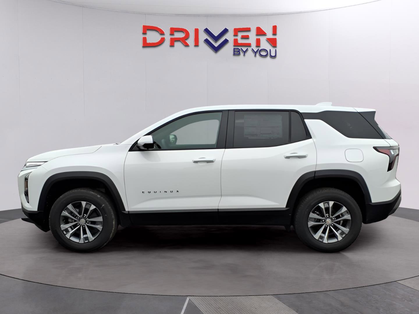 New 2026 Chevrolet Equinox LT w/ Safety and Technology Package image 2