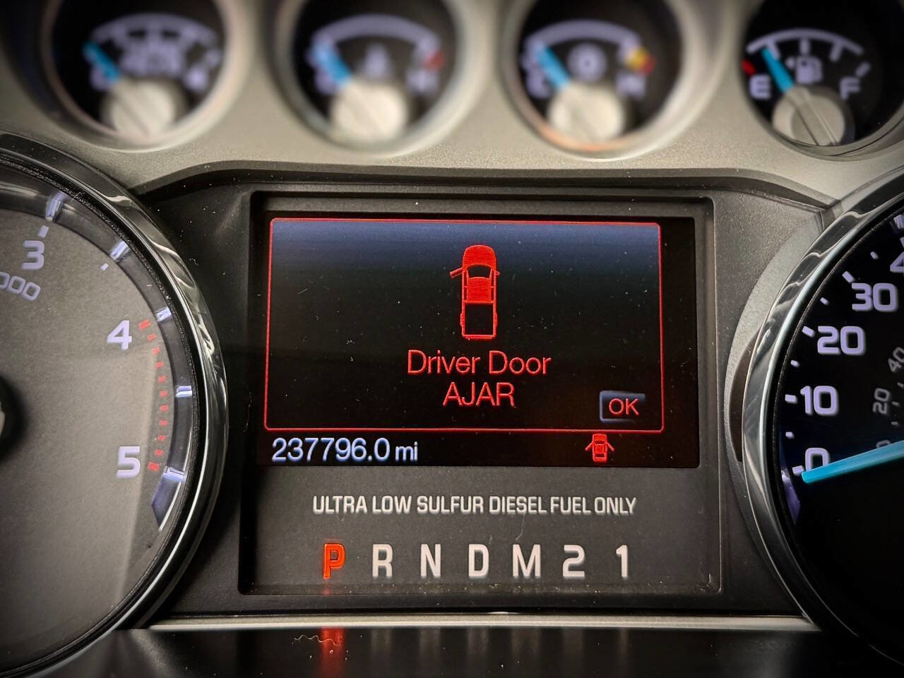 Used 2016 Ford F250 Platinum w/ FX4 Off-Road Package AWD/4WD image 16