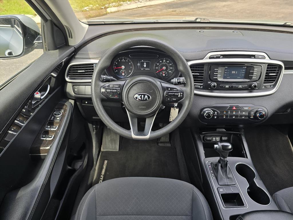 Used 2017 Kia Sorento FWD image 13