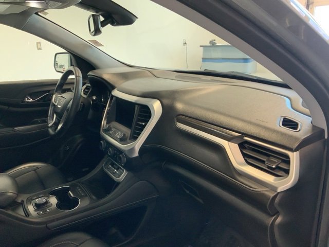 Used 2023 GMC Acadia SLT w/ Technology Package image 40