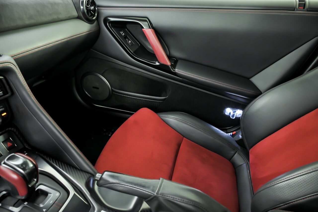 Used 2020 Nissan GT-R NISMO AWD/4WD image 37