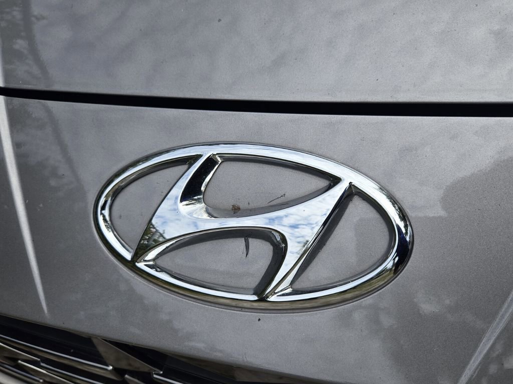 Used 2022 Hyundai Elantra Limited FWD image 10