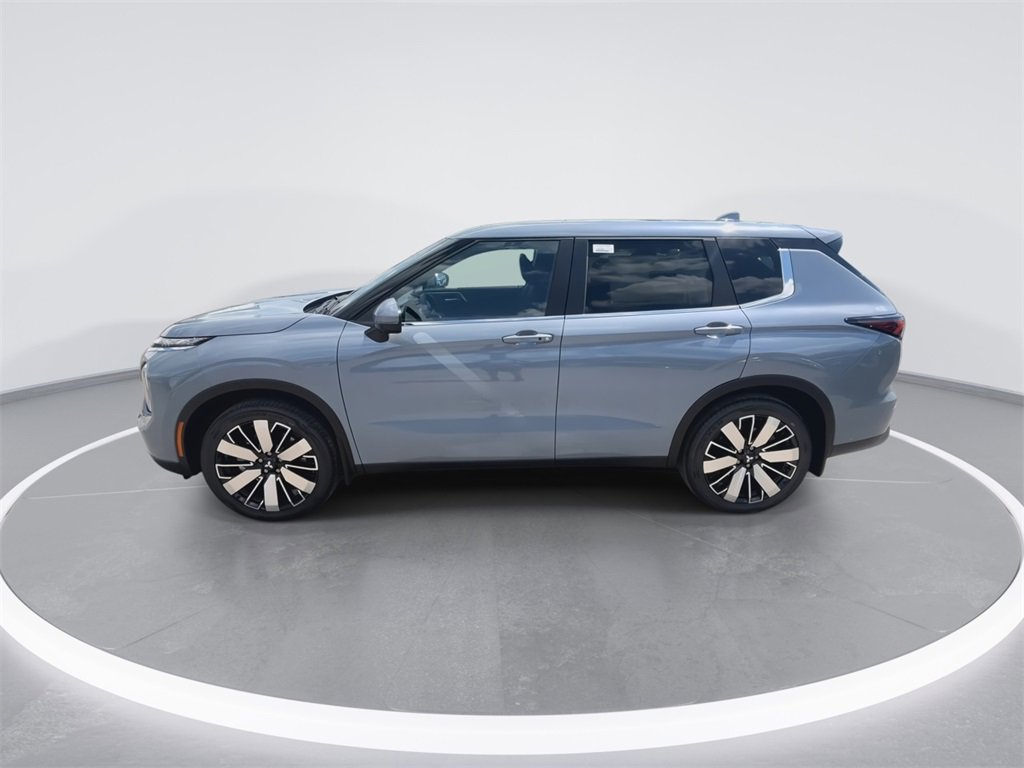 New 2025 Mitsubishi Outlander SE image 5