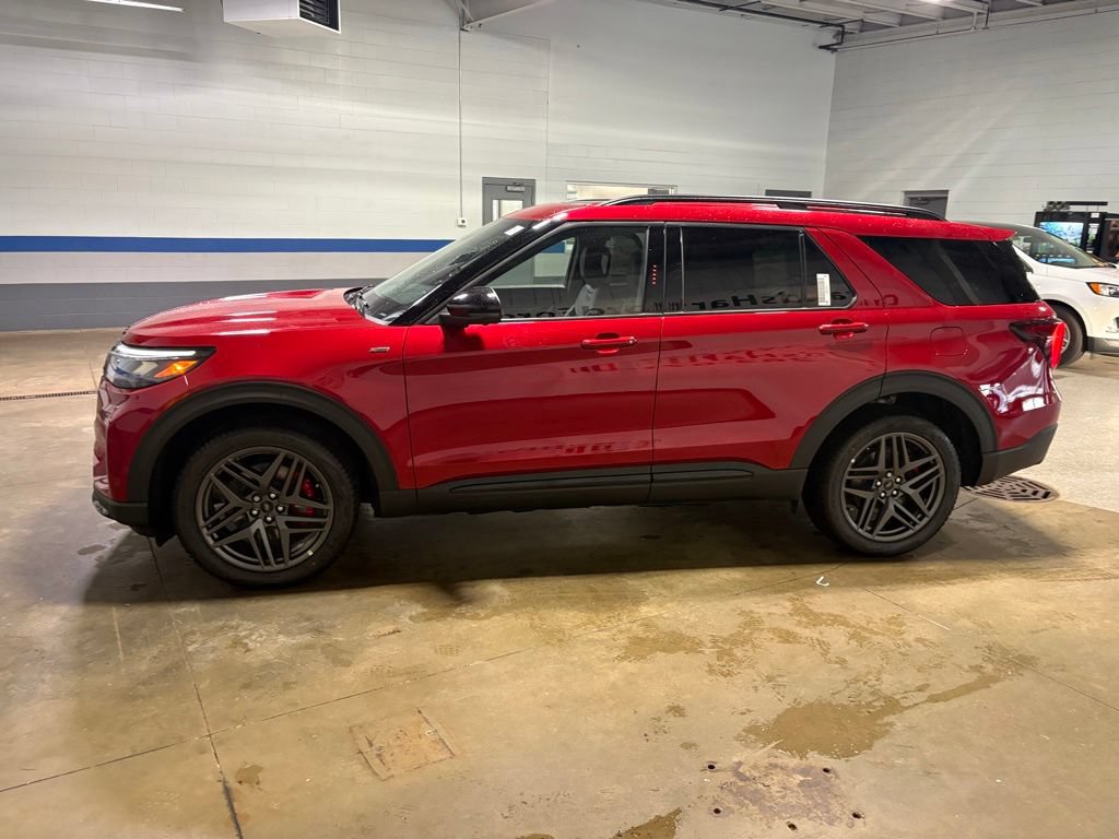 New 2026 Ford Explorer ST-Line w/ ST-Line Street Pack AWD/4WD image 5