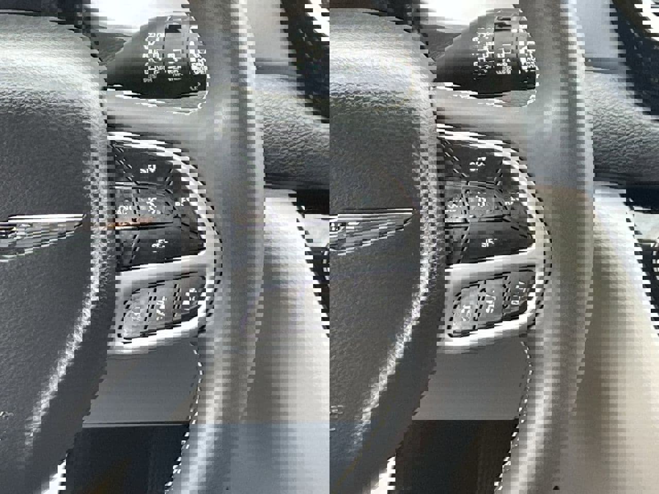 Used 2023 Chrysler Pacifica Touring-L image 22