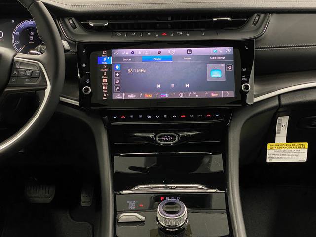 New 2026 Jeep Grand Cherokee Altitude image 9