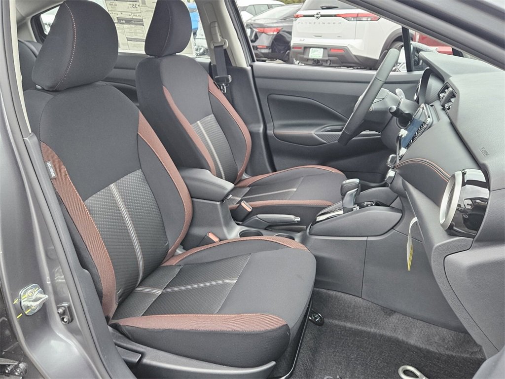 New 2025 Nissan Versa SR image 15