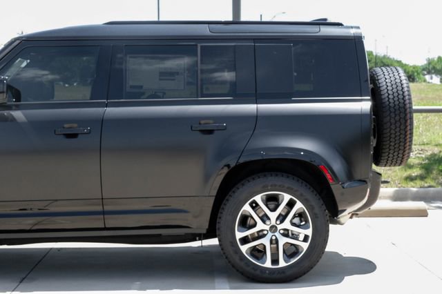 New 2026 Land Rover Defender 110 X-Dynamic SE AWD/4WD image 15