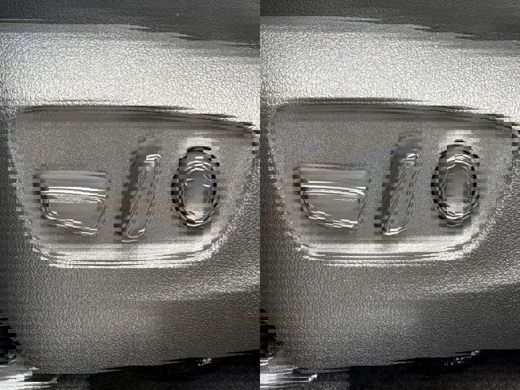 Used 2024 Toyota Highlander Platinum FWD image 28