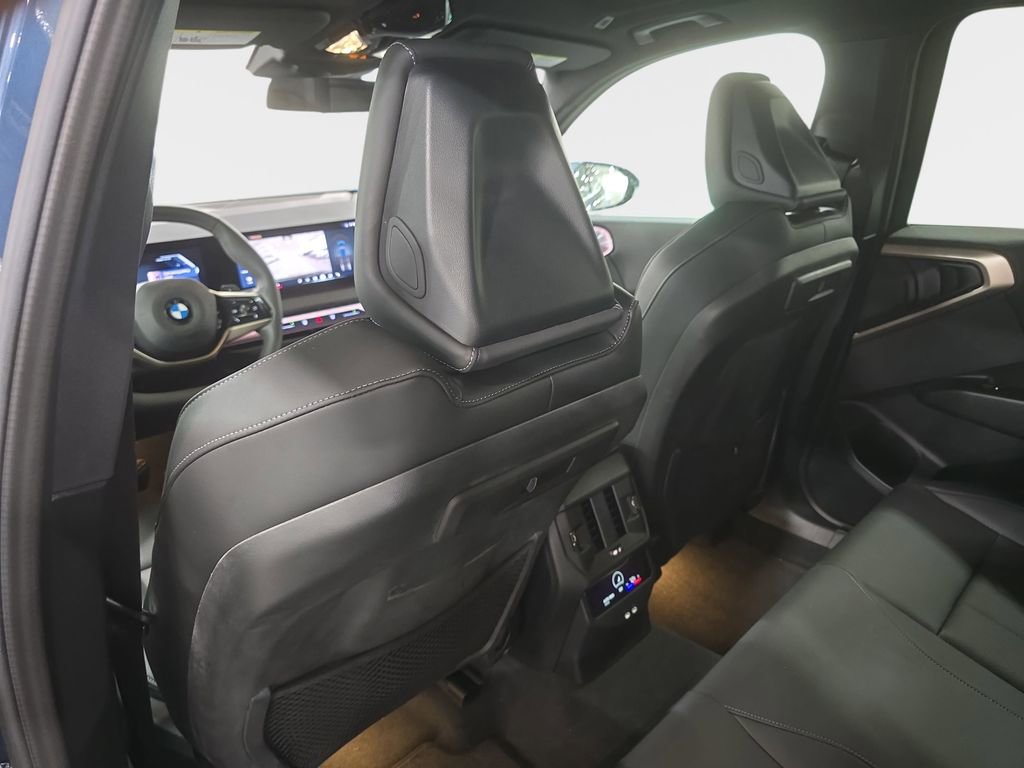 Certified 2025 BMW X3 xDrive30i w/ M Sport Package image 11