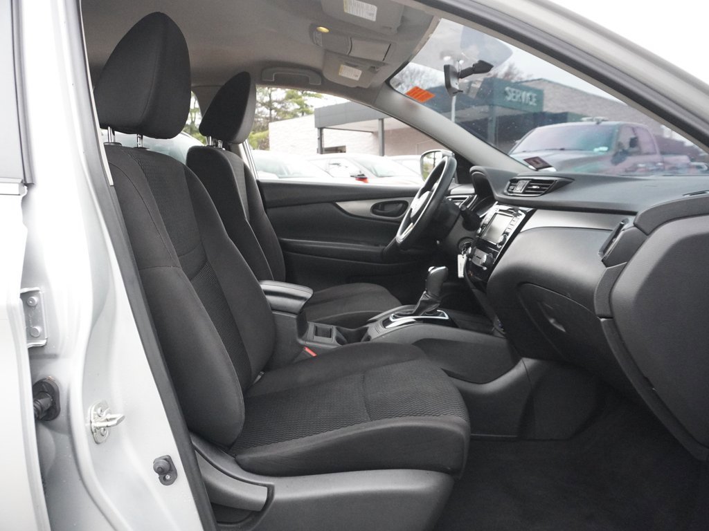 Used 2019 Nissan Rogue Sport S w/ Appearance Package image 28