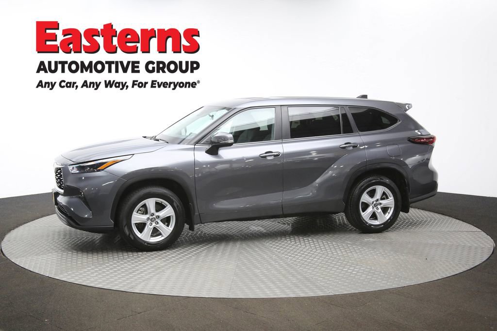 Used 2024 Toyota Highlander LE image 59