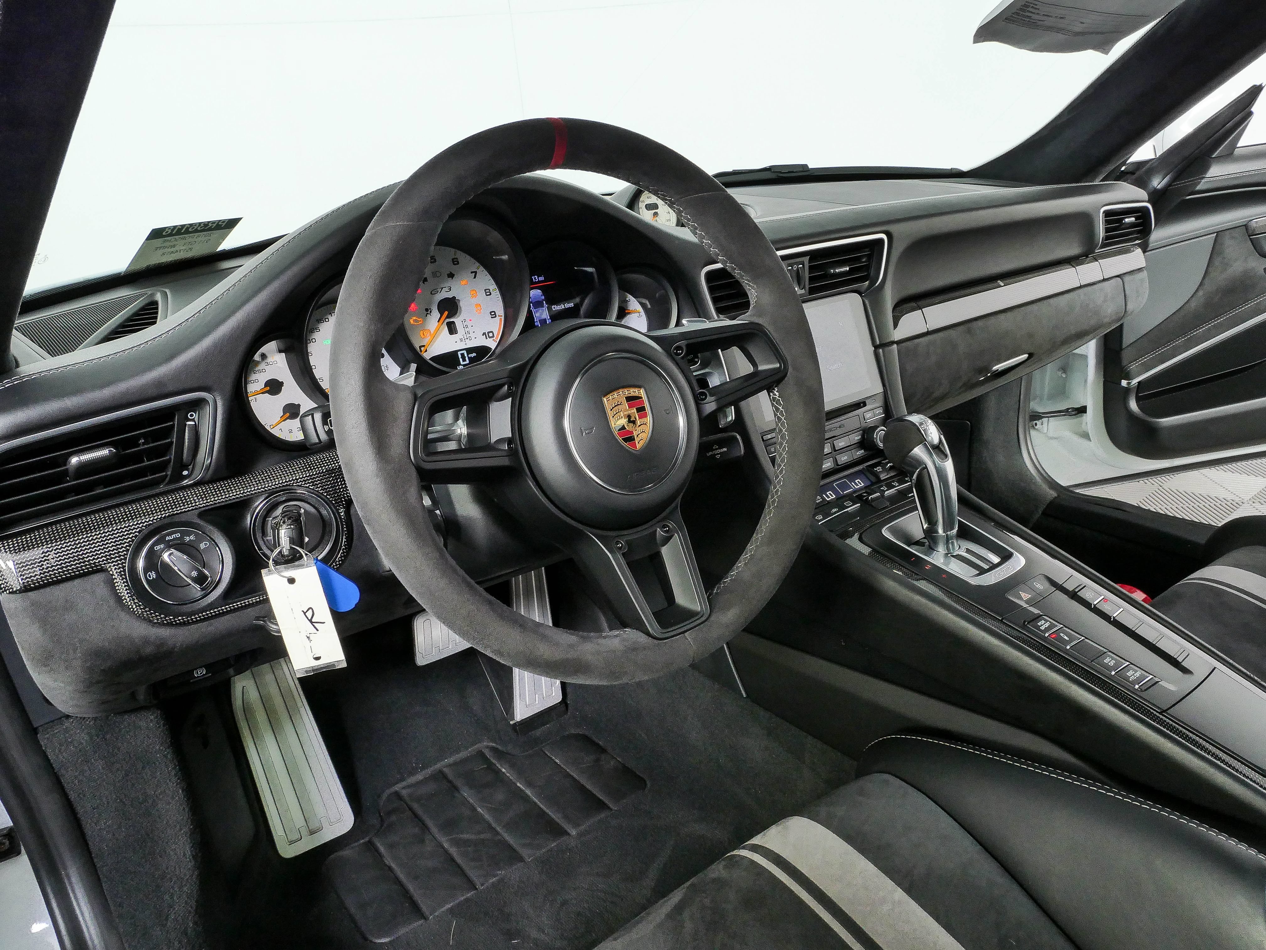 Certified 2018 Porsche 911 GT3 w/ Sport Chrono Package RWD image 4